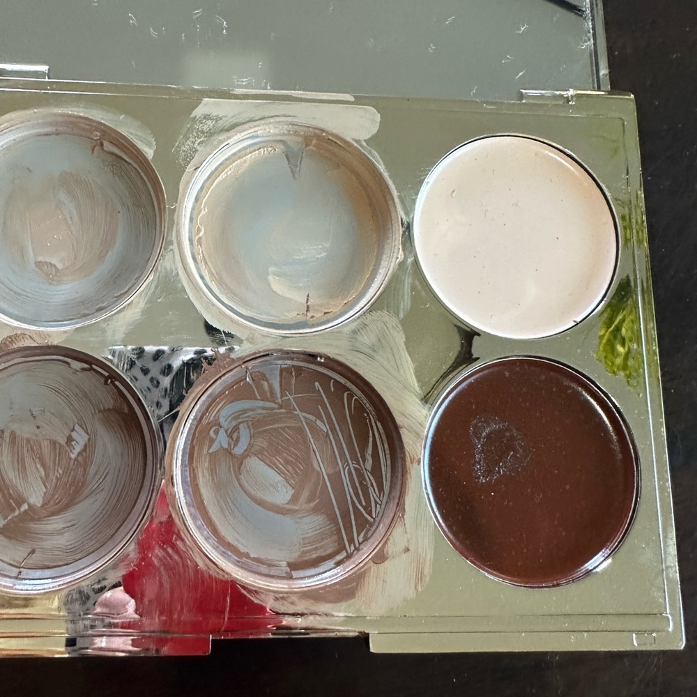 Iconic London sculpting palette